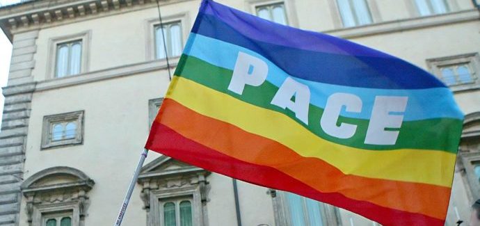Che le donne e gli uomini di buona volontà si incontrino per la pace